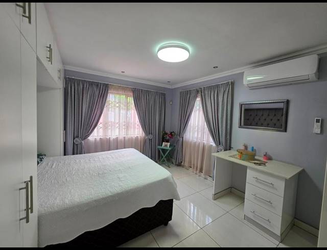 3 BEDROOM HOUSE FOR SALE IN TRENANCE PARK